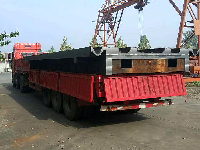 機床床身鑄件發貨中